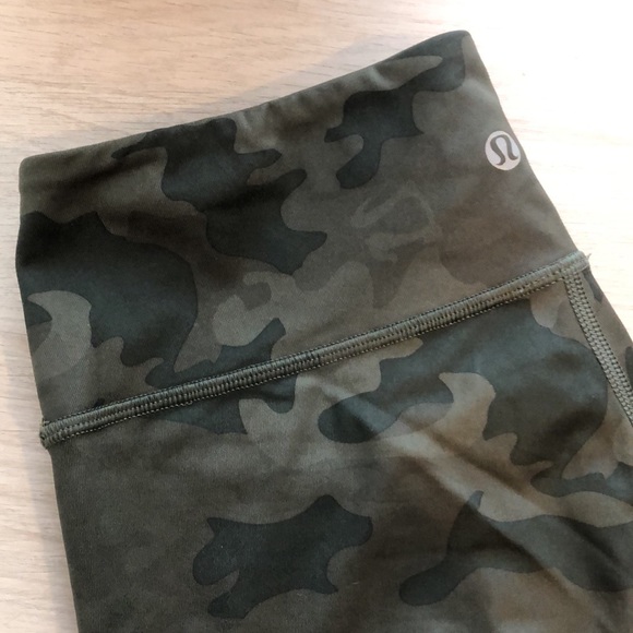 Lululemon wunder under camo capri - Picture 2 of 4